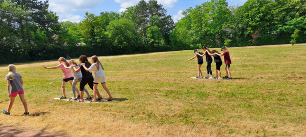 Alle Schüler, die im Basketball Kreismeister geworden sind und deren Coaches.